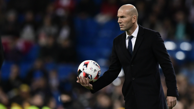 Zidane chia tay Real Madrid: Tạm biệt kẻ may mắn vĩ đại - Ảnh 1.
