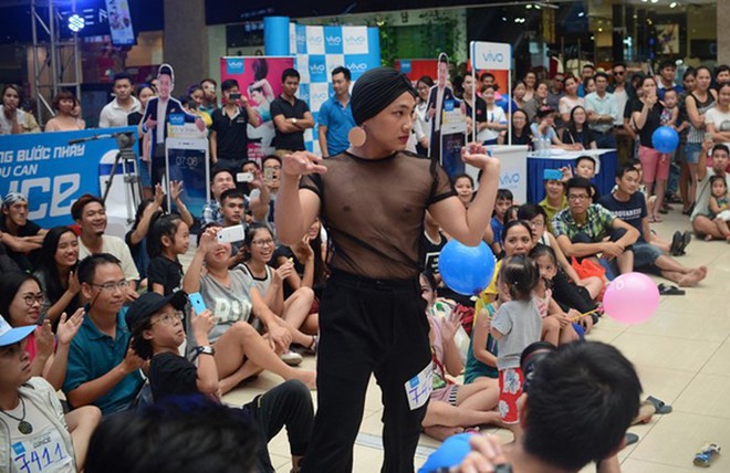 Tại Việt Nam, v&ograve;ng casting của c&aacute;c TV Show thường ki&ecirc;m lu&ocirc;n chức năng của lễ hội... mặc dị - Ảnh 15.