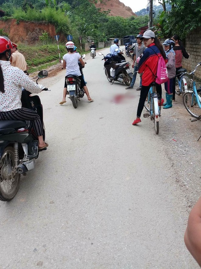 Lạng Sơn: Muốn vợ xấu đi sau khi ly h&ocirc;n, chồng d&ugrave;ng dao cắt v&agrave;o mặt vợ ngay giữa đường - Ảnh 1.
