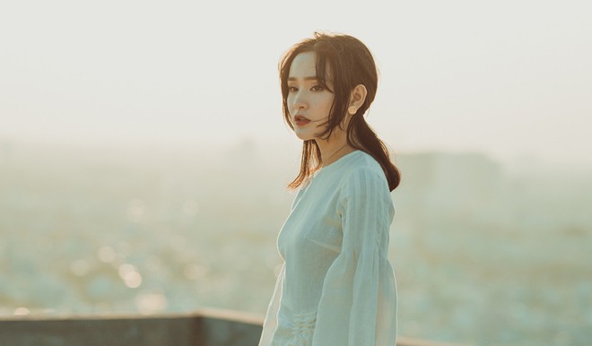 Hiền Hồ kh&ocirc;ng lo lắng khi ra mắt MV c&ugrave;ng thời điểm h&agrave;ng loạt t&ecirc;n tuổi lớn trở lại - Ảnh 2.