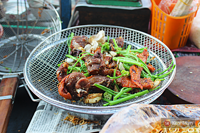 Vịt chi&ecirc;n sả ớt si&ecirc;u hấp dẫn ở S&agrave;i G&ograve;n: chỉ 20k đ&atilde; c&oacute; hộp đầy ắp - Ảnh 7.