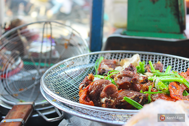 Vịt chiên sả ớt siêu hấp dẫn ở Sài Gòn: chỉ 20k đã có hộp đầy ắp - Ảnh 6.