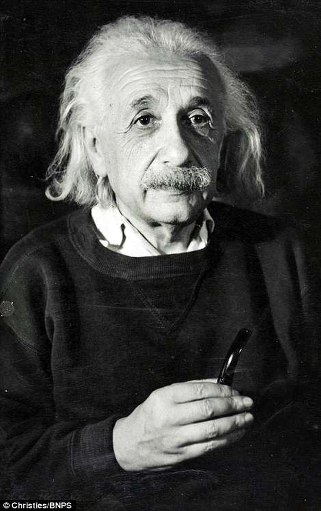 Albert Einstein Con người thế kỷ bộ não nghìn năm  ELLE Man Việt Nam