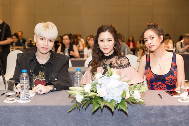 Đức Ph&uacute;c, Ho&agrave;ng Th&ugrave;y Linh, Hương Tr&agrave;m l&agrave;m gi&aacute;m khảo Cuộc thi &acirc;m nhạc The Debut - Ảnh 1.