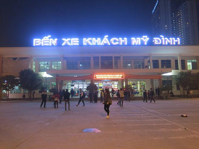 H&agrave; Nội: Sau va chạm giao th&ocirc;ng, 3 t&agrave;i xế taxi x&ocirc;ng v&agrave;o đ&aacute;nh tử vong một t&agrave;i xế xe ba g&aacute;c - Ảnh 1.