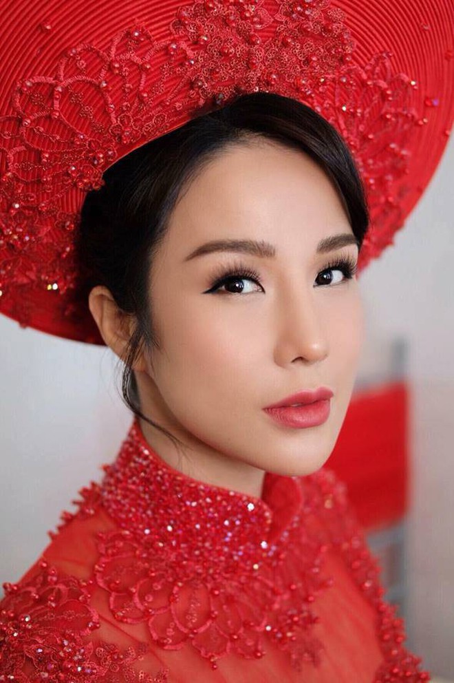 Diện áo dài đỏ rực trong lễ ăn hỏi, Diệp Lâm Anh lại lộ vòng 2 "lùm xùm" càng dấy lên nghi vấn đang mang thai - Ảnh 2.