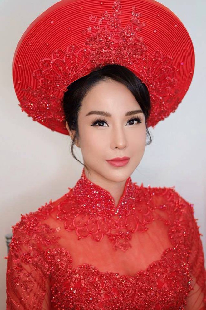 Diện áo dài đỏ rực trong lễ ăn hỏi, Diệp Lâm Anh lại lộ vòng 2 "lùm xùm" càng dấy lên nghi vấn đang mang thai - Ảnh 2.