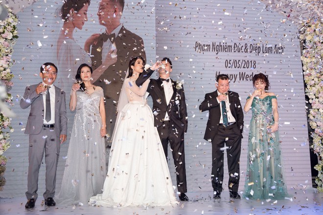 Diệp L&acirc;m Anh xinh đẹp rạng rỡ, ch&iacute;nh thức về chung nh&agrave; với bạn trai thiếu gia - Ảnh 8.