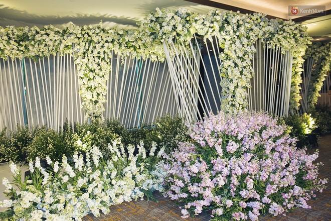 Khung cảnh sang trọng, ngập tràn sắc hoa bên trong tiệc cưới ngôn tình của Diệp Lâm Anh - Ảnh 9.