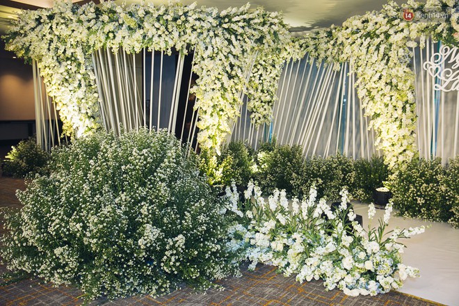 Khung cảnh sang trọng, ngập tràn sắc hoa bên trong tiệc cưới ngôn tình của Diệp Lâm Anh - Ảnh 8.