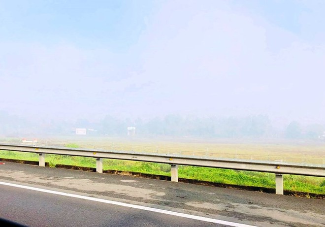 T&agrave;i xế bất ngờ v&igrave; cao tốc Trung Lương d&agrave;y đặc sương m&ugrave; - Ảnh 3.