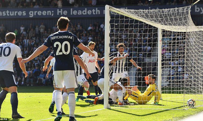 Tottenham thua sốc đội bét bảng, có nguy cơ bật bãi Top 4 - Ảnh 8.