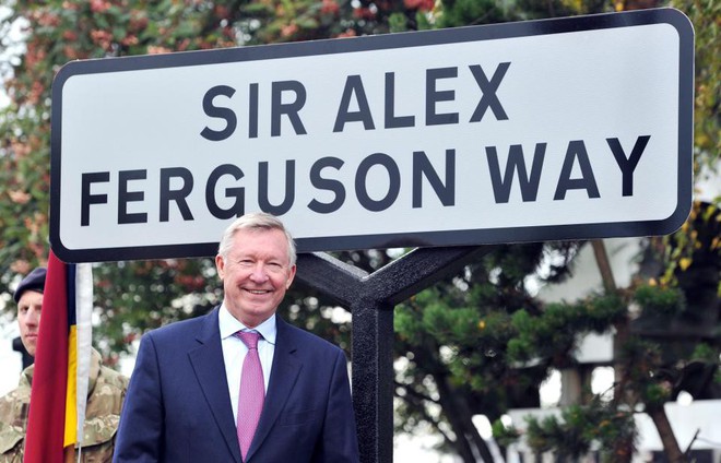 Sir Alex Ferguson rơi vào hôn mê, người nhà lo lắng tột độ - Ảnh 1.