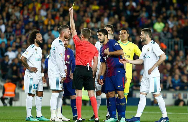 Messi và Ronaldo cùng nổ súng trong trận El Clasico nhuốm màu bạo lực - Ảnh 9.