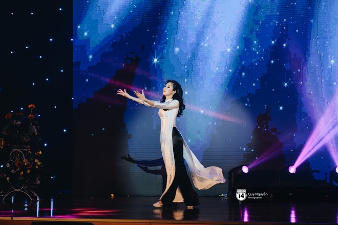 Ứng xử tiếng Anh xuất sắc, nữ sinh năm 4 đăng quang Hoa kh&ocirc;i Ngoại giao 2018! - Ảnh 4.