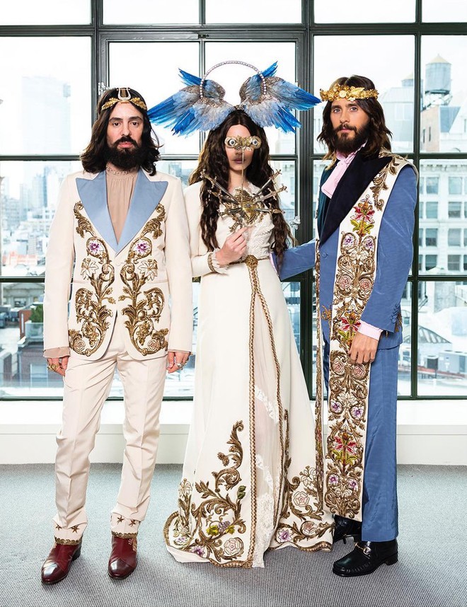 Nếu đ&atilde; bỏ lỡ Met Gala s&aacute;ng nay, th&igrave; đ&acirc;y l&agrave; 20 bộ c&aacute;nh xuất sắc nhất bạn cần ngắm - Ảnh 1.