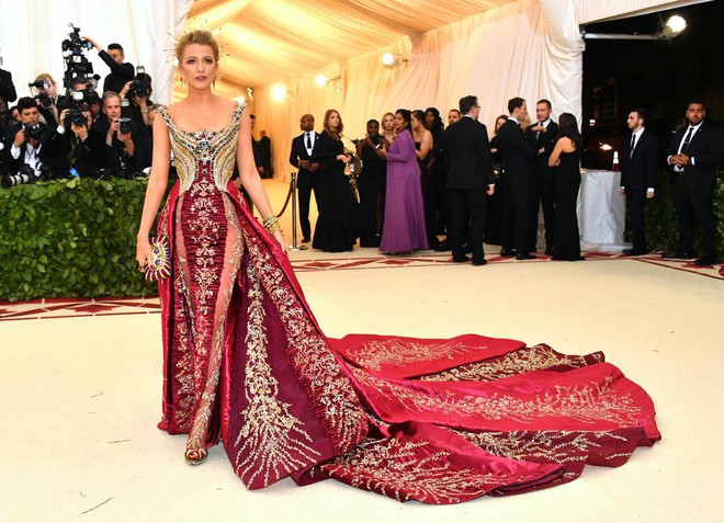 Nếu đã bỏ lỡ Met Gala sáng nay, thì đây là 20 bộ cánh xuất sắc nhất bạn cần ngắm - Ảnh 9.