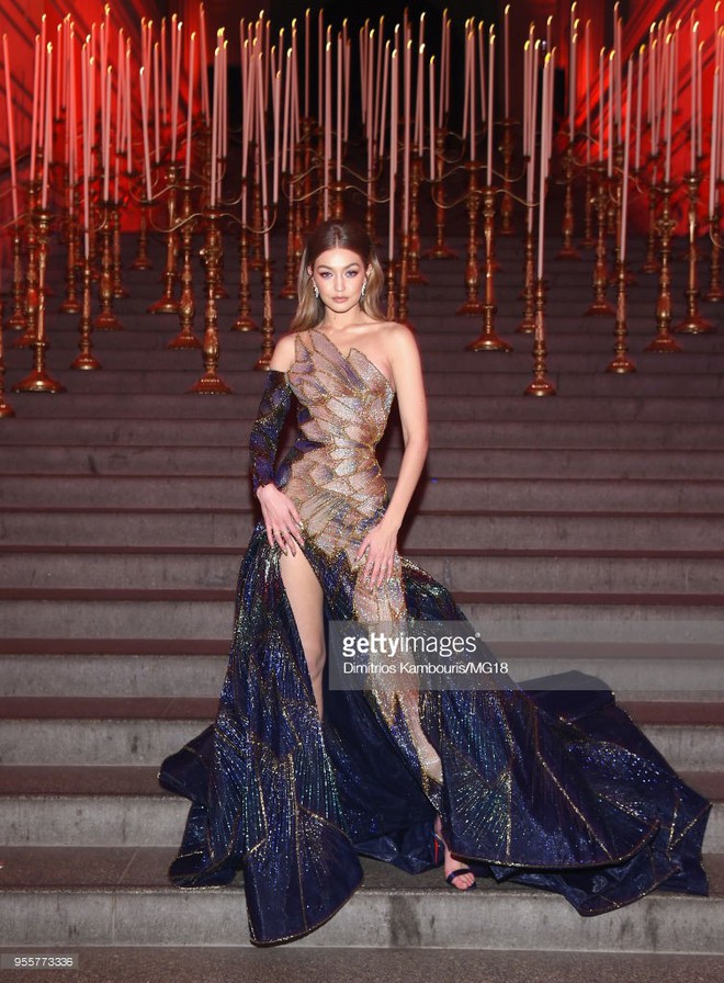 Chưa biết mặc đúng chủ đề Met Gala không, chỉ vẻ đẹp tiên nữ của Gigi Hadid cũng đủ làm người ta xao xuyến - Ảnh 9.