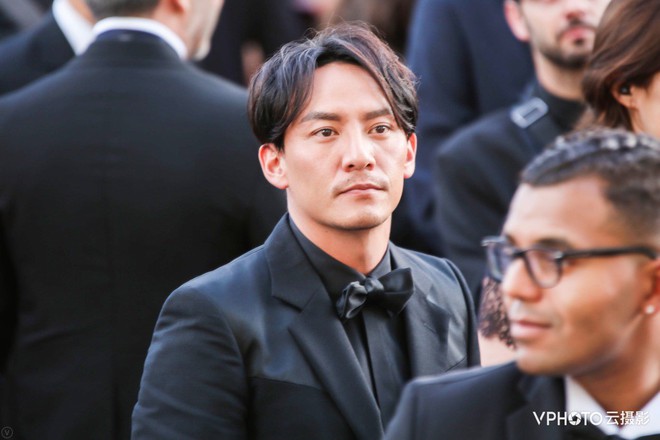 Cannes 2018: Phạm Băng Băng gây thất vọng vì nhuộm xanh thảm đỏ, hở ngực - gây sốc vẫn được tận dụng triệt để - Ảnh 27.