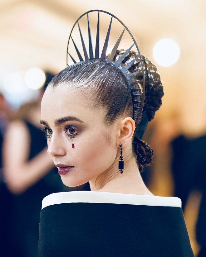 17 khoảnh khắc beauty khiến bạn phải thốt lên: Met Gala 2018 thực sự là cõi địa đàng - Ảnh 3.