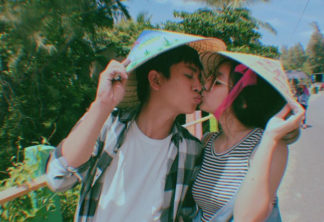 Bạn g&aacute;i Ho&agrave;i L&acirc;m bất ngờ xo&aacute; khoảnh khắc ngọt ng&agrave;o của cả hai tr&ecirc;n mạng x&atilde; hội  - Ảnh 1.