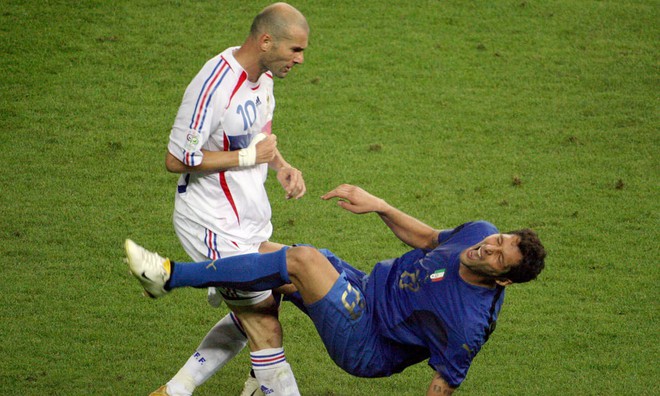 World Cup 2006: Cú thiết đầu công lịch sử chấm dứt sự nghiệp của Zidane - Ảnh 1.