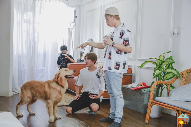 Whos The Boss: Cody (UNI5) - Nicky (Monstar) khổ sở dạy tiếng Anh, l&agrave;m cơm trộn cho &ocirc;ng chủ kh&oacute; t&iacute;nh - Ảnh 3.