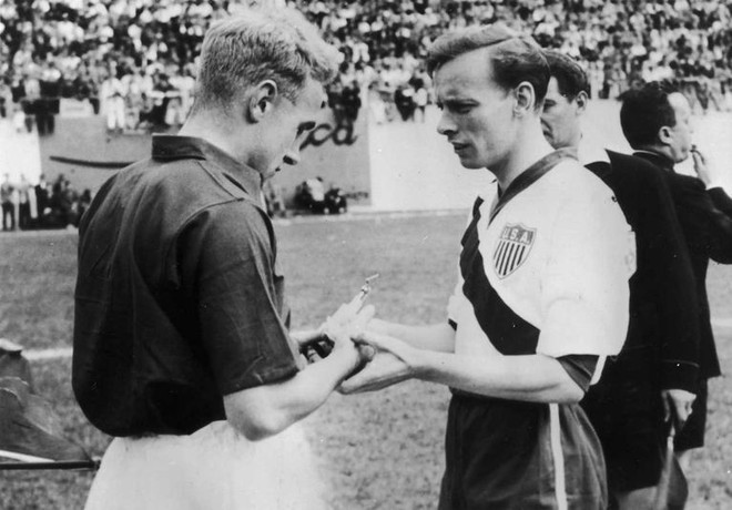 10 khoảnh khắc độc nhất trong lịch sử c&aacute;c kỳ World Cup - Ảnh 6.