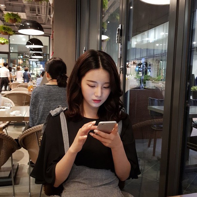 Khoảnh khắc cười ngọt lịm tim của nữ sinh H&agrave;n Quốc khiến d&acirc;n t&igrave;nh phải truy l&ugrave;ng ngay profile  - Ảnh 4.