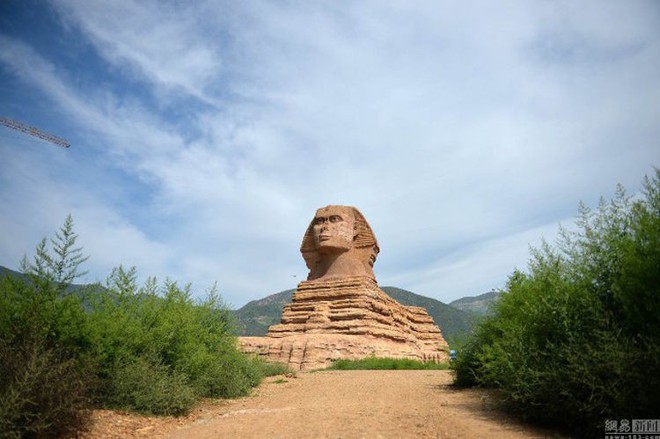 Ai Cập đệ đơn khiếu nại lên UNESCO vì Trung Quốc lại lén xây tượng nhân sư fake 1 đẹp hơn cả bản gốc - Ảnh 1.