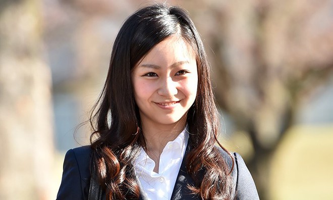 Công chúa xinh đẹp nhất Nhật Bản xuất hiện rạng rỡ, công bố đã hoàn thành khóa học tại Anh - Ảnh 1.