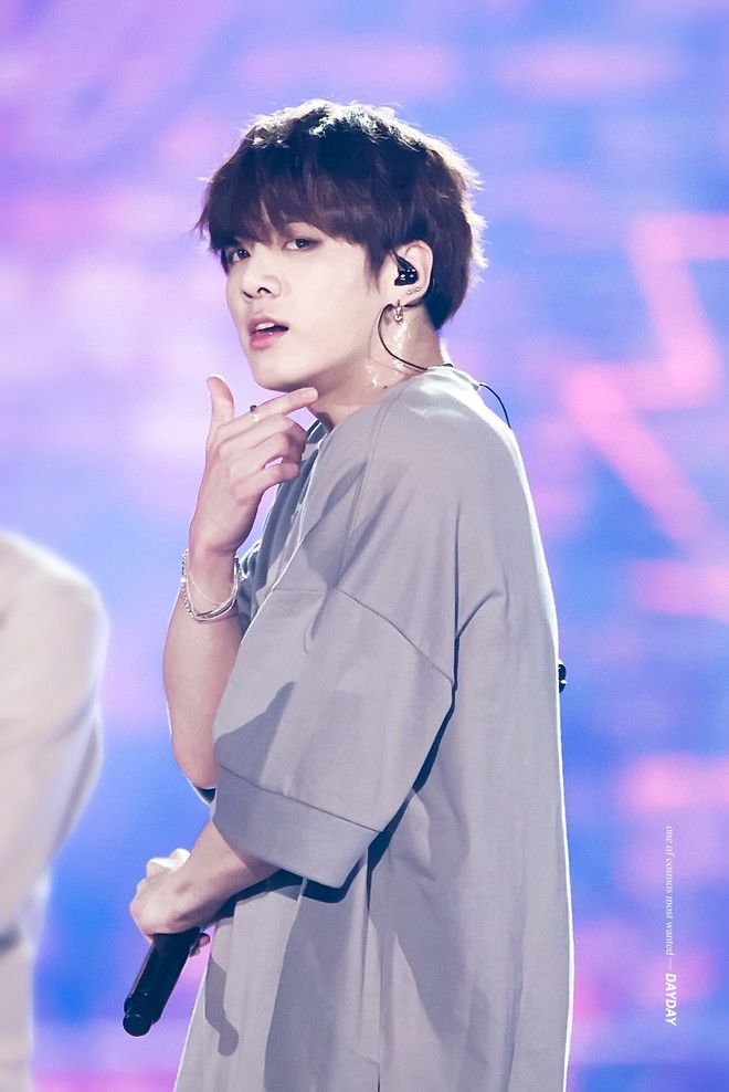Khi idol Kpop h&aacute;t nh&eacute;p bị fail: Người được khen đ&aacute;ng y&ecirc;u, kẻ đủ gạch x&acirc;y nh&agrave; - Ảnh 5.