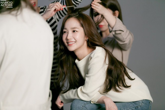 Ảnh hậu trường đẹp khó tin của đệ nhất dao kéo Park Min Young: Đẳng cấp còn hơn cả thần tiên tỉ tỉ - Ảnh 20.