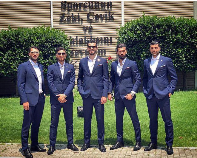 D&agrave;n tuyển thủ Iran như người mẫu n&agrave;y đang g&acirc;y sốt ở World Cup 2018 - Ảnh 1.