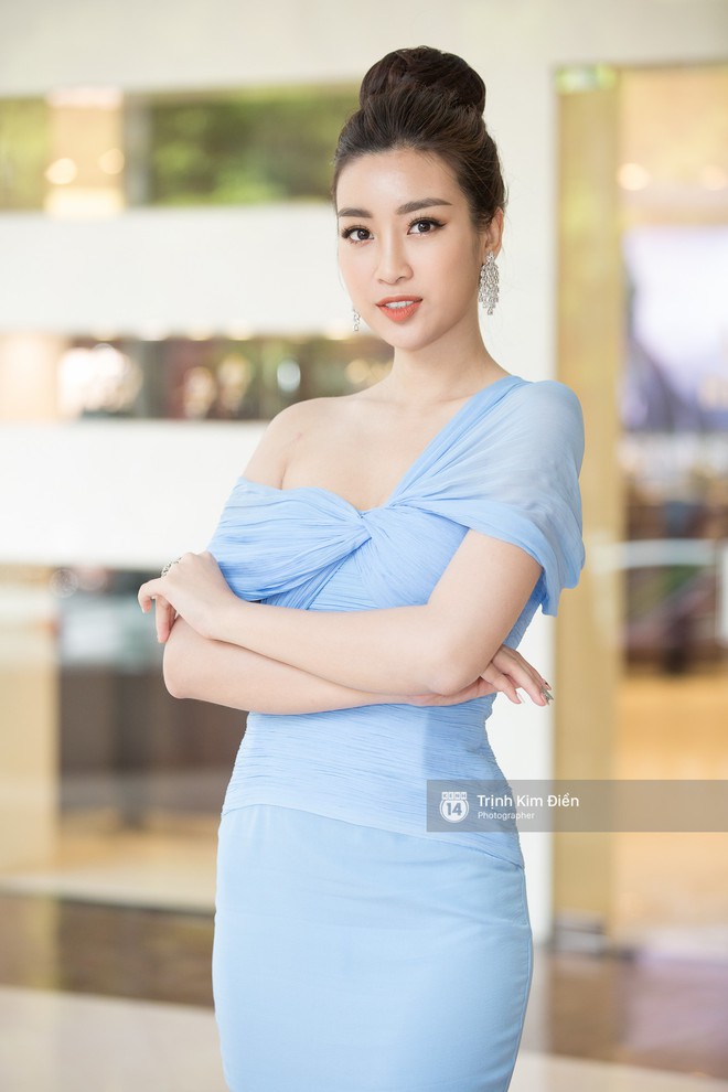 Bộ cánh mới nhất của Hoa hậu Mỹ Linh giống lạ kỳ hàng hiệu từ 6 năm trước của Mai Phương Thúy - Ảnh 1.