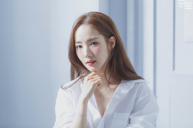 Ảnh hậu trường đẹp khó tin của đệ nhất dao kéo Park Min Young: Đẳng cấp còn hơn cả thần tiên tỉ tỉ - Ảnh 3.