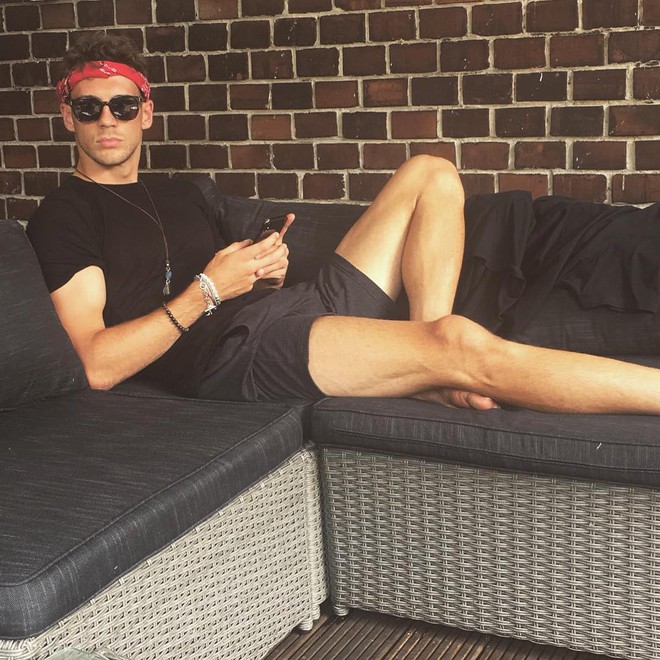 Ăn mặc bảnh bao, thần thái xuất sắc: Tiền vệ đội tuyển Đức chính là crush mới của hội fan girl xuyên lục địa - Ảnh 8.