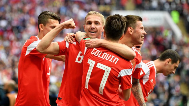Trai đẹp Golovin tỏa sáng, giúp Nga thắng đậm trận khai màn World Cup 2018 - Ảnh 3.