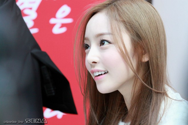 Những mỹ nh&acirc;n thừa nhận dao k&eacute;o hiếm c&oacute;: Kh&ocirc;ng những kh&ocirc;ng bị n&eacute;m đ&aacute; m&agrave; c&ograve;n được t&ocirc;n vinh v&igrave; qu&aacute; đẹp - Ảnh 24.