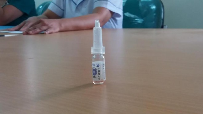 Y t&aacute; &ldquo;lỡ tay&rdquo; cho b&eacute; 3 th&aacute;ng tuổi uống cả lọ vắc-xin phải nhập viện n&oacute;i g&igrave;? - Ảnh 2.