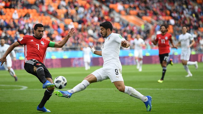 Suarez bỏ lỡ kh&ocirc;ng tưởng, Uruguay vẫn hạ Ai Cập ở ph&uacute;t 89 - Ảnh 3.