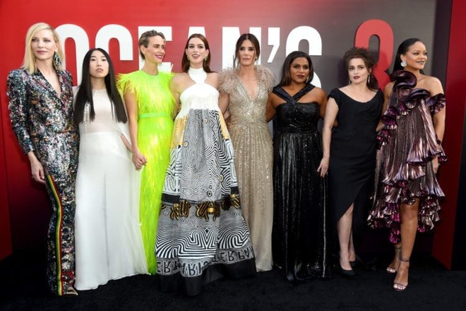 Cả đoàn phim Oceans 8 phải ngừng quay để Anne Hathaway... cho con bú - Ảnh 3.