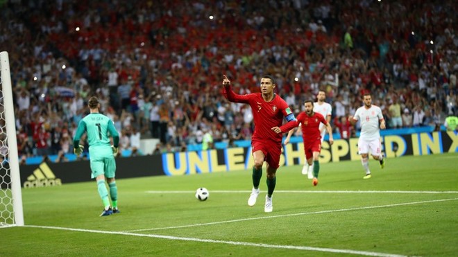 Bồ Đào Nha 3-3 Tây Ban Nha: Cả thế giới ngả mũ thán phục Ronaldo - Ảnh 4.