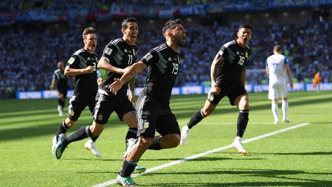 Messi đá hỏng penalty, Argentina bất lực trước đội bóng lần đầu tham dự World Cup - Ảnh 3.