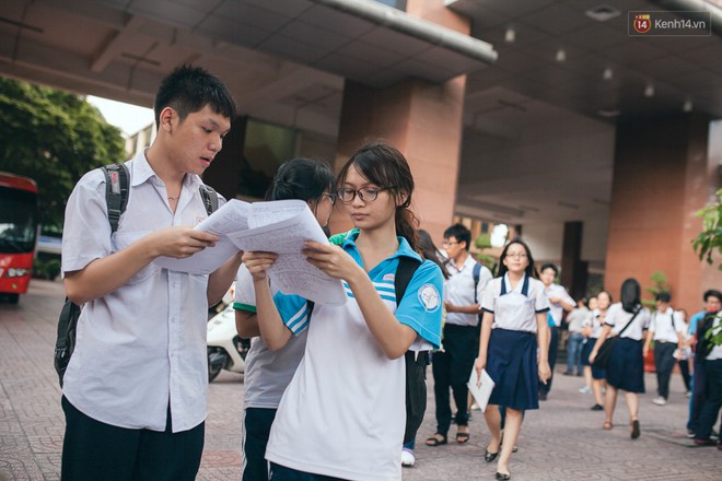 Gần 1 triệu thí sinh đủ điều kiện dự thi THPT Quốc gia 2018, Bộ GD&ĐT yêu cầu không được lọt đề như kỳ tuyển sinh lớp 10 - Ảnh 2.