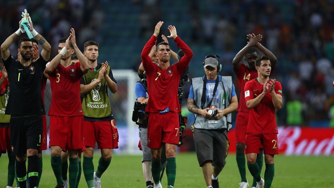 Bồ Đào Nha 3-3 Tây Ban Nha: Cả thế giới ngả mũ thán phục Ronaldo - Ảnh 15.