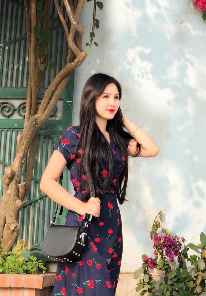 Nhan sắc đời thường của fan nữ b&igrave;nh luận trận Ai Cập - Uruguay tr&ecirc;n VTV - Ảnh 6.