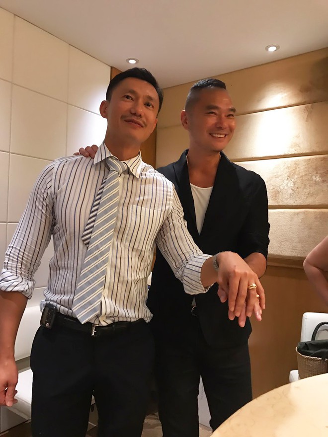 Sẵn sàng từ bỏ gia sản hàng chục triệu đô, MC Hồng Kông cùng bạn đời đồng tính xây dựng cuộc sống mới đẹp như phim - Ảnh 4.