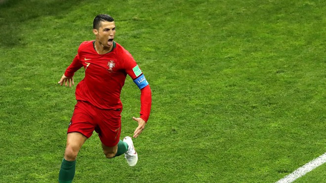 Ronaldo phát biểu đầy khiêm tốn sau cú hat-trick để đời vào lưới Tây Ban Nha - Ảnh 3.