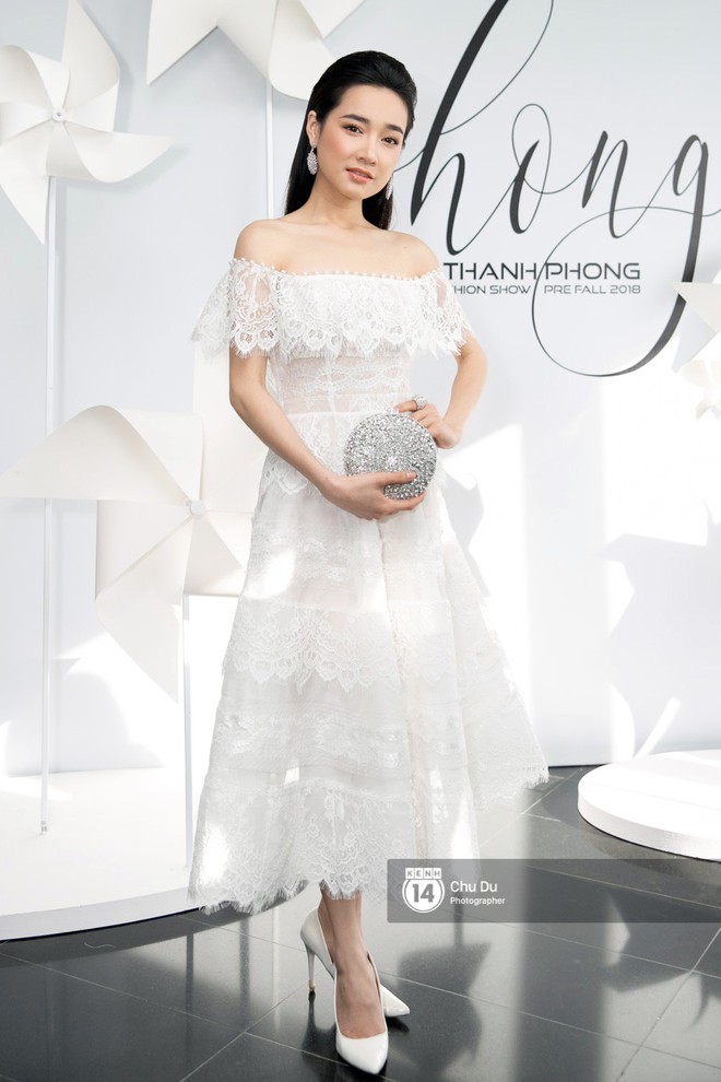 Hoa hậu Mỹ Linh lần đầu lên đồ tới 3 tỷ, Nhã Phương và Jun Vũ đẹp mong manh trên thảm đỏ NTK Chung Thanh Phong - Ảnh 5.